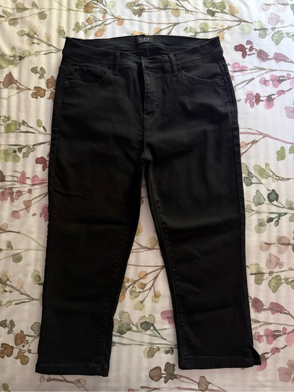 Curve Appeal Black Cropped Jeans — Slim Stretch Fit